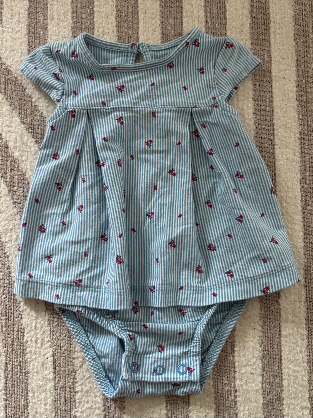 10/$15 Carter's Striped Romper Dress Size 6 Months